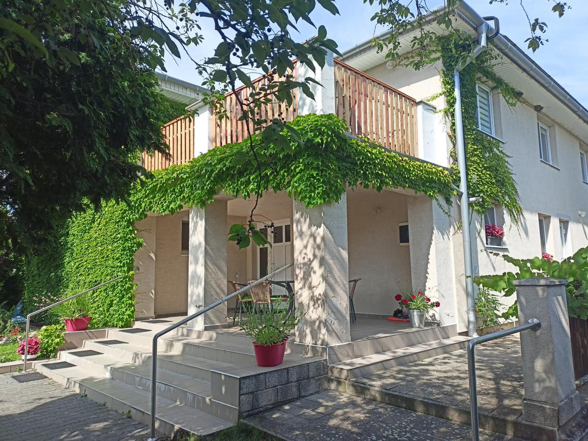 Dom V Zahrade Hotel Podhájska Exterior photo